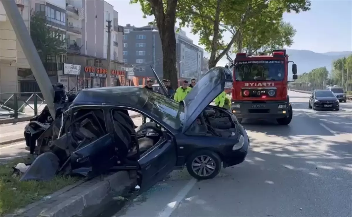 Bursa'da Kaza: İki Kişi Yaralandı