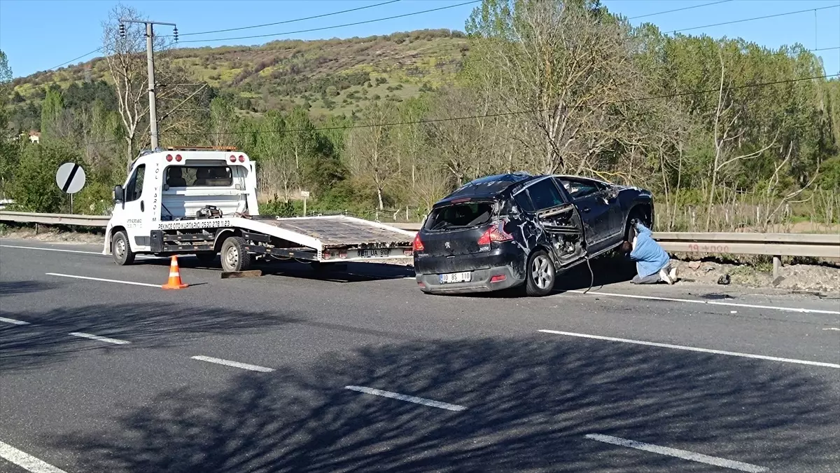 Bilecik'te 3 Kişi Yaralandı: İki Trafik Kazası