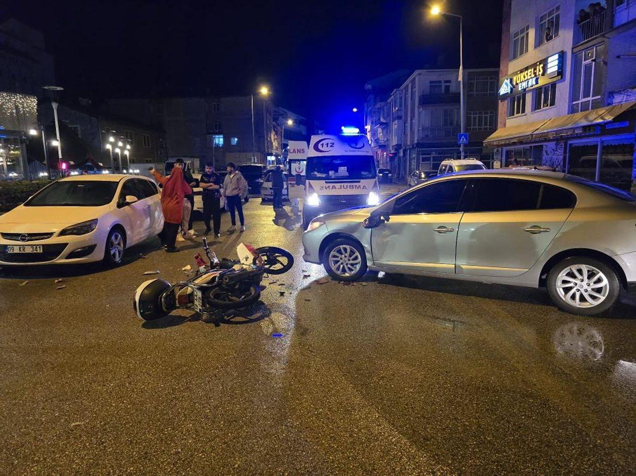 Ankara'da motosiklet ve araç kaza yaptı: 1 kişi yaralandı.