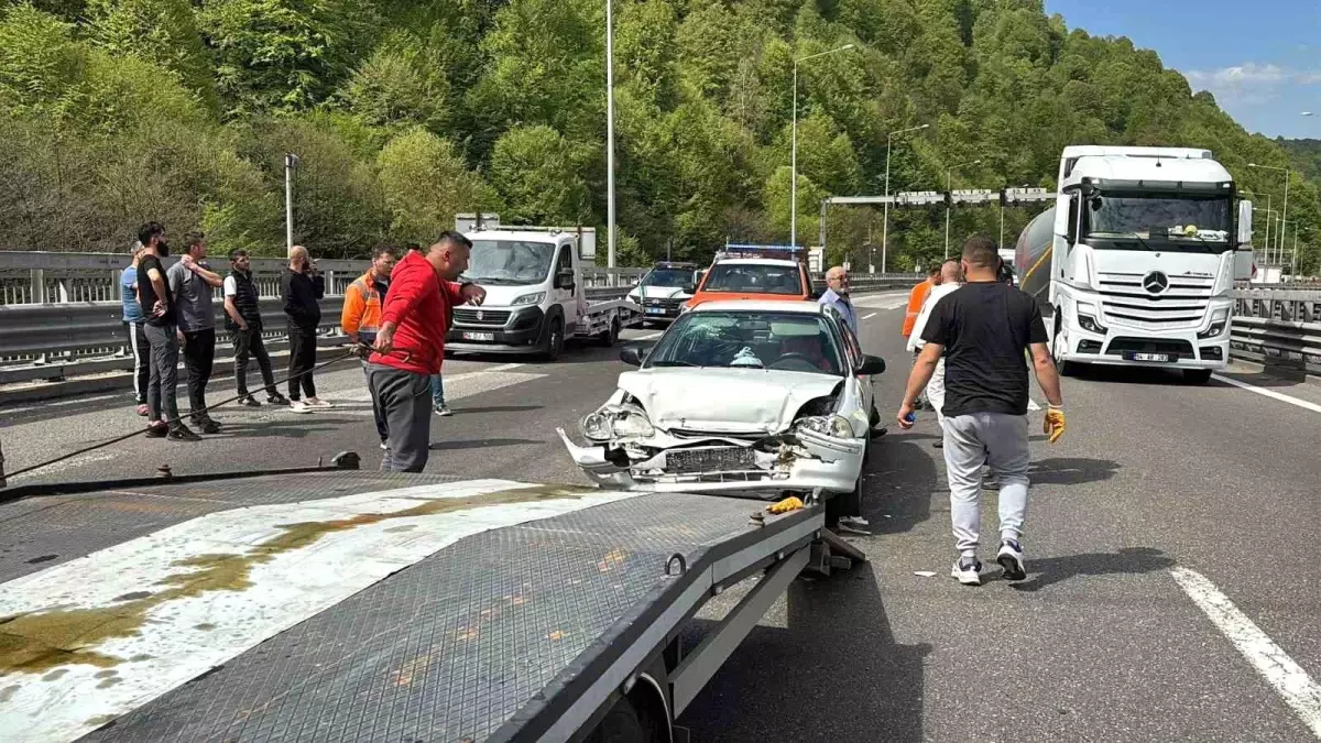 Bolu Dağı Tüneli'nde Kaza: 3 Kişi Yaralandı