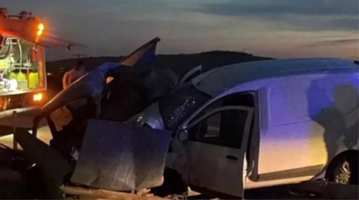 Karkamış'ta trafik kazasında 1 kişi hayatını kaybetti, 2 kişi yaralandı.