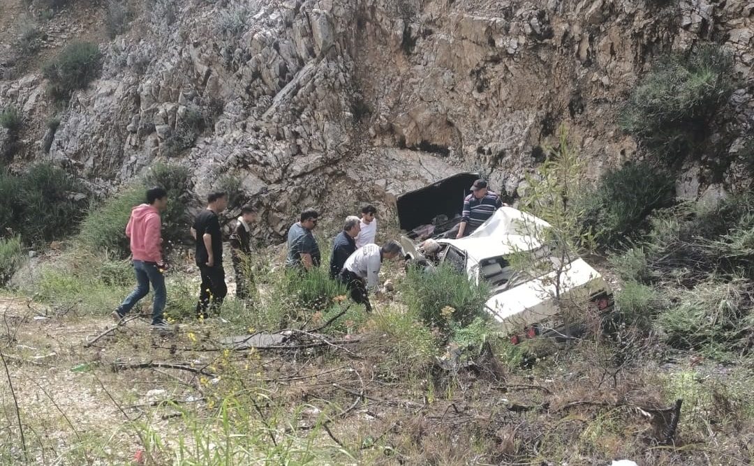 Muğla Sakar Geçidi'nde trafik kazasında bir kişi yaralandı.