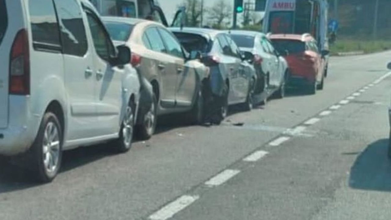 Giresun'da zincirleme kaza: 2 kişi yaralandı.