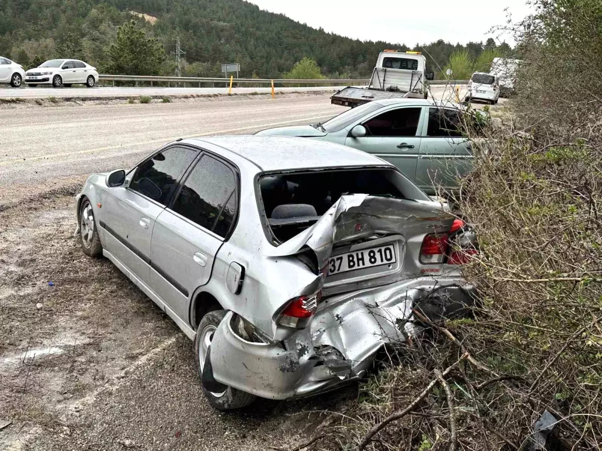 Kastamonu'daki Trafik Kazasında 4 Kişi Yaralandı
