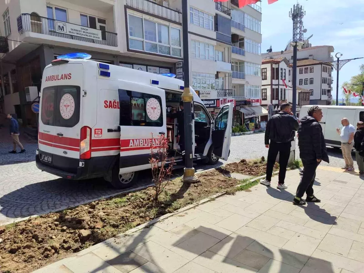 Sinop'ta Kaza: Motosiklet Sürücüsü Yaralandı