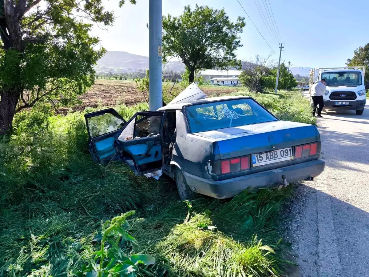 Burdur'da Kaza Sonucu: 2 Kişi Yaralandı.
