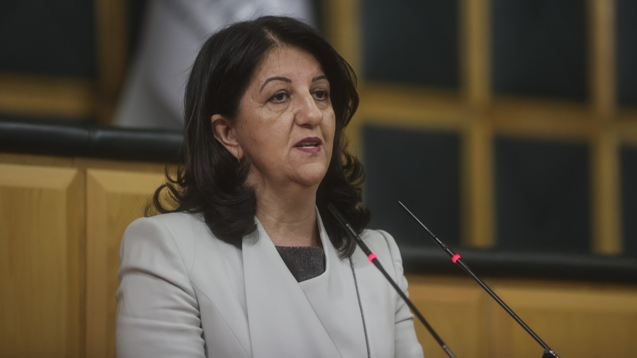 Pervin Buldan, DEM Partisi üyesi olarak, İtalya'da bir trafik kazası yaşadı.