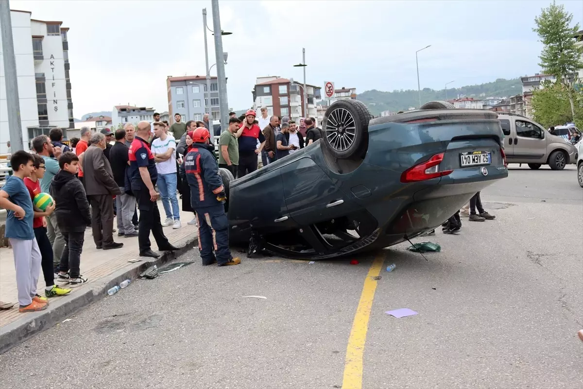 Ünye'de trafik olayında 5 kişi yaralandı.
