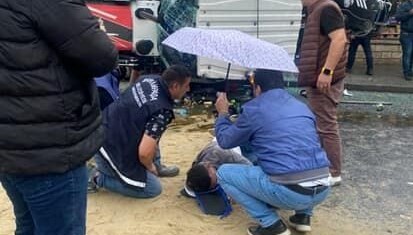 Bayrampaşa'da araçlara çarpan ve devrilen feci kaza.