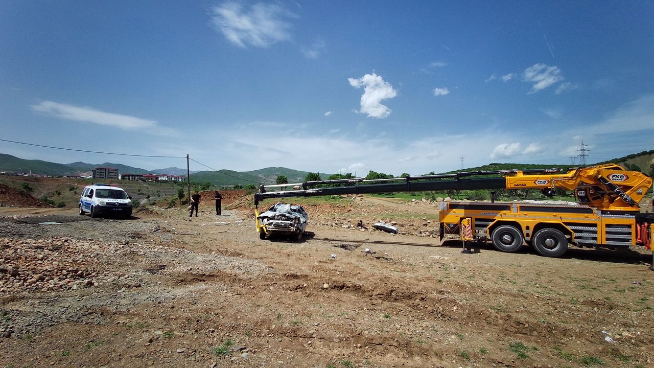 Bingöl'de kaza: Devrilen araçta 7 kişi yaralandı.