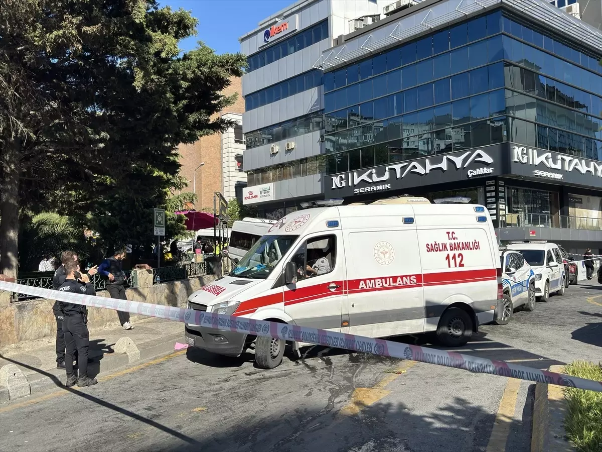 Kağıthane'de Kaza: Bir Kişi Hayatını Kaybetti, Üç Kişi Yaralandı.