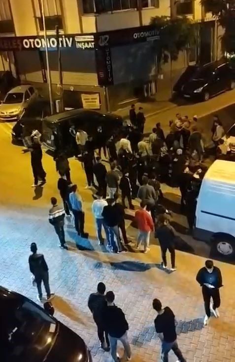 Esenyurt'ta Trafik Kazası Nedeniyle İki Aile Arasında Çatışma Çıktı.
