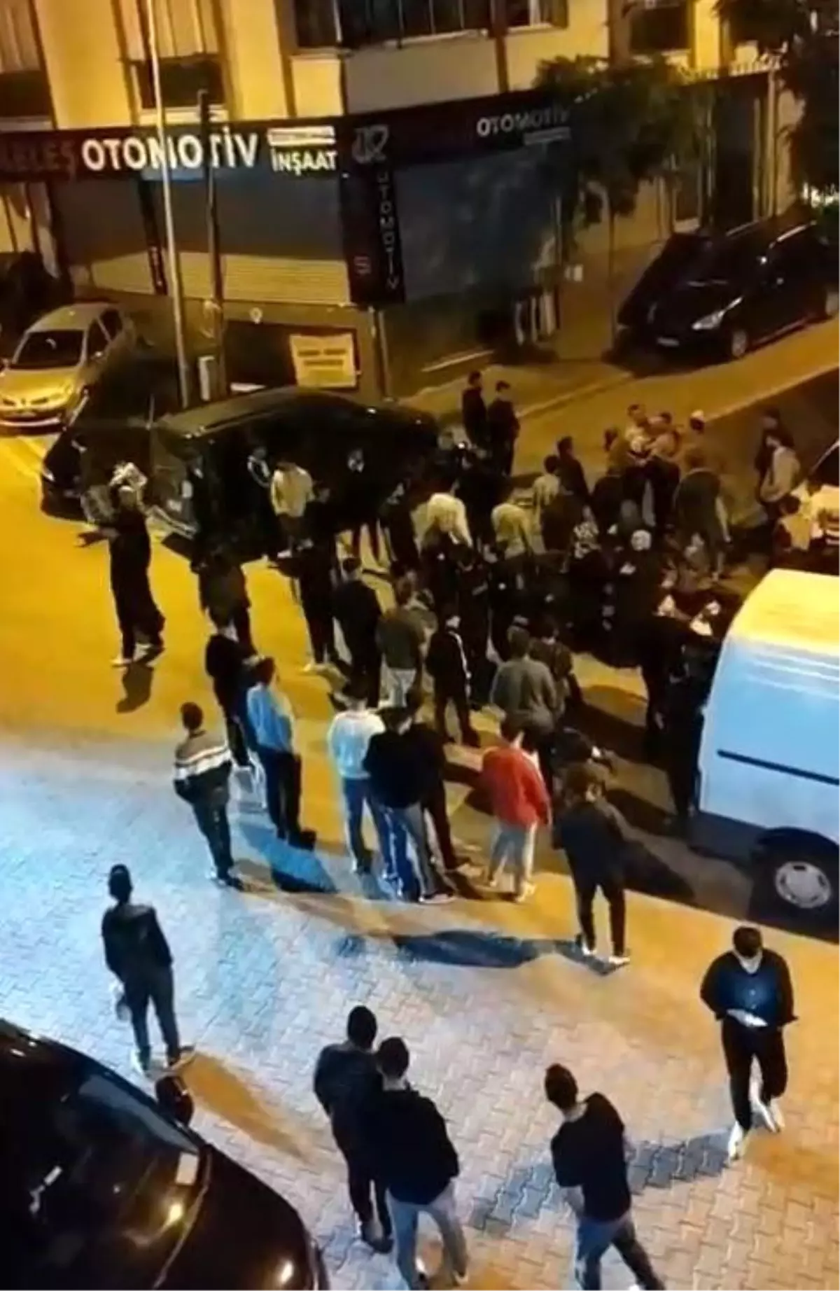 Esenyurt'ta Trafik Kazasından Sonra Aileler Arasında Çatışma