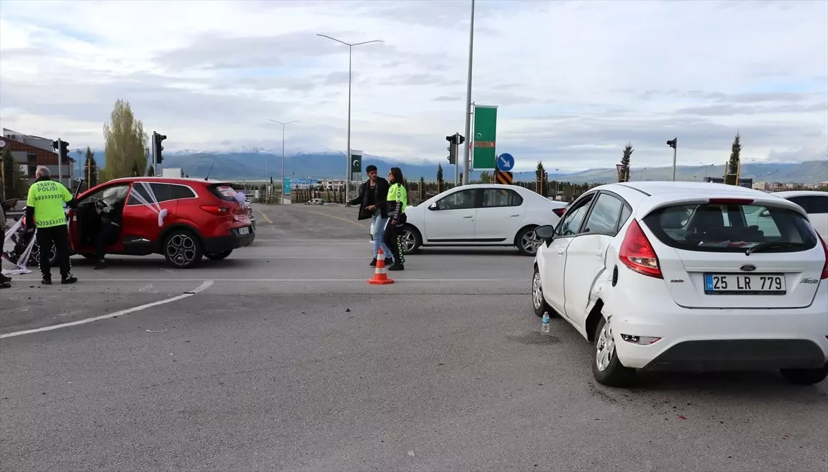 Gelin Arabası Trafik Kazası: 3 Yaralı