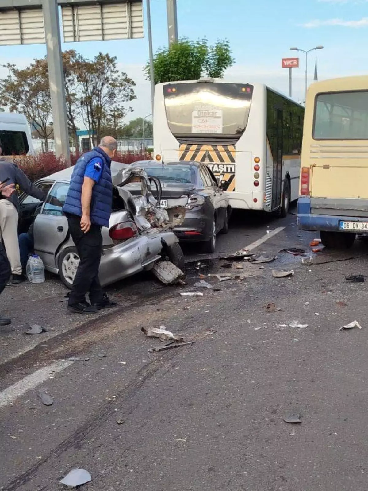 Ankara'da İşçi Servisi Trafik Kazası: 14 Yaralı