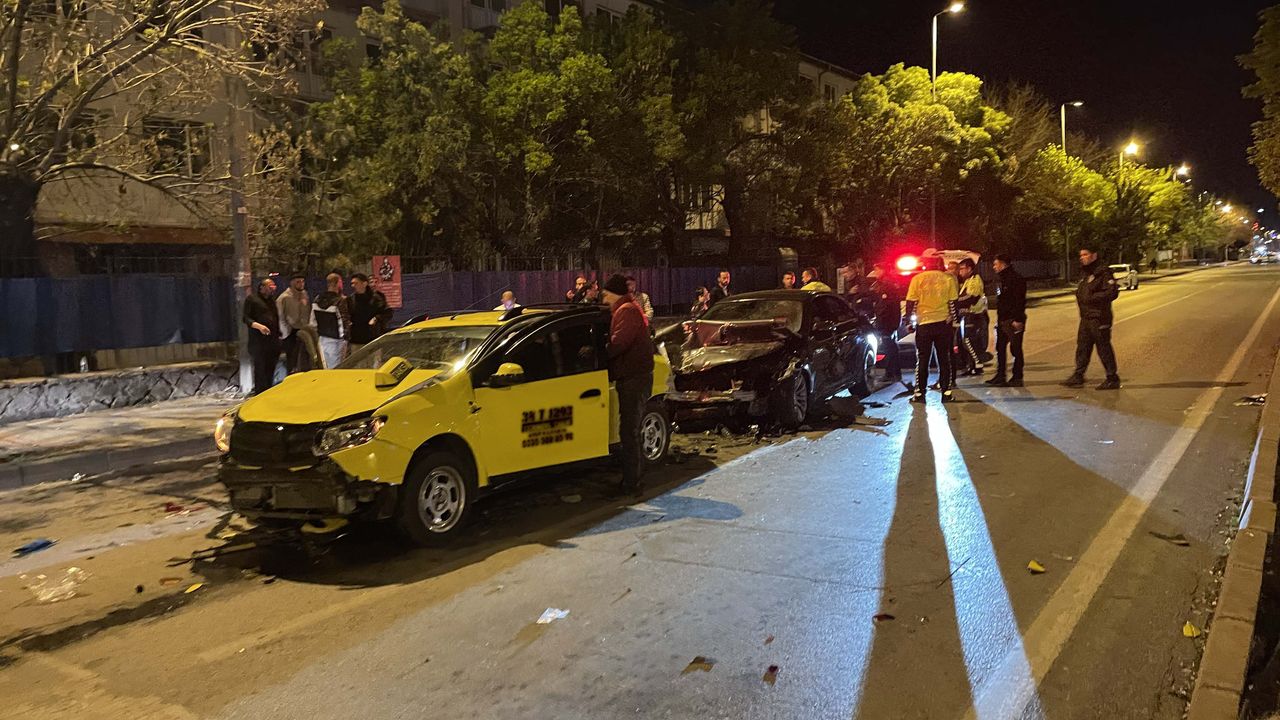 Kayseri'de Zincirleme Trafik Kazası: 5 Kişi Hastanelik Oldu