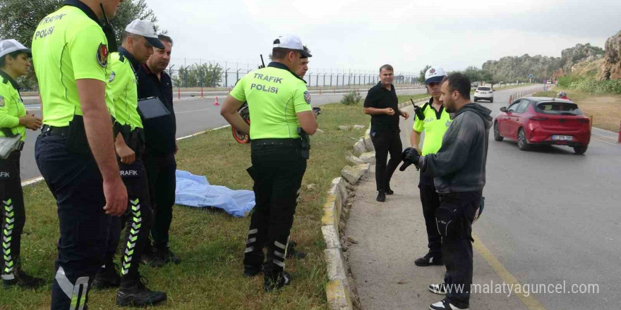 Motosikletli sağlık çalışanı genç trafik kazasında hayatını kaybetti