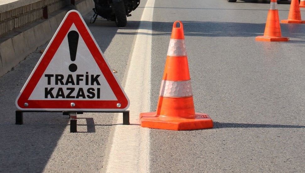 Peş peşe trafik kazaları: Biri ağır yaralandı, biri alkollü çıktı