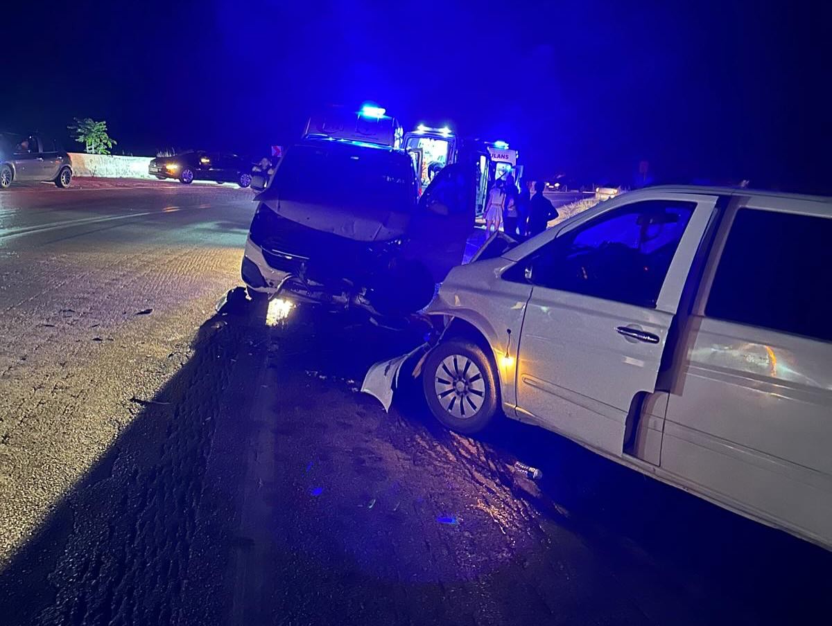 HASANBEYLİ’DE TRAFİK KAZASI: 3’Ü ÇOCUK 7 YARALI