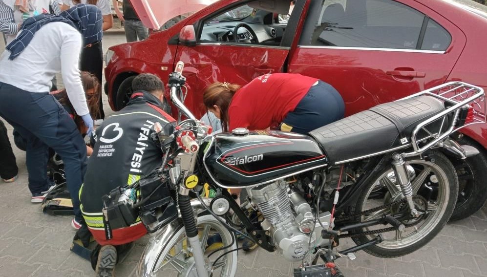 Otomobil ile motosiklet çarpıştı: Bir yaralı