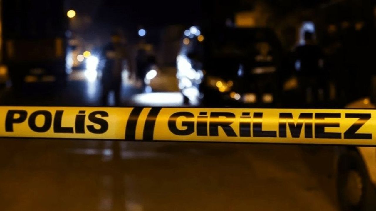 Yalova’da Trafik Kazası! Kamyon ile Minibüs Çarpıştı: 3 Yaralı