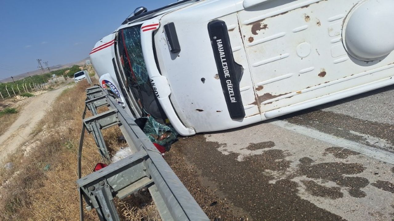 Şanlıurfa Birecik'te Kan Donduran Kaza: 7 Yaralı, 2'sinin Durumu Ağır