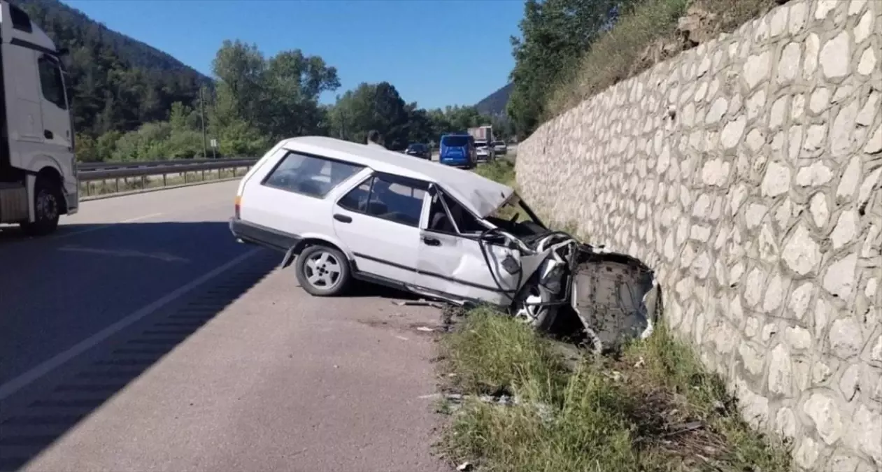 Karabük'te Trafik Kazası: Sürücü Ağır Yaralı