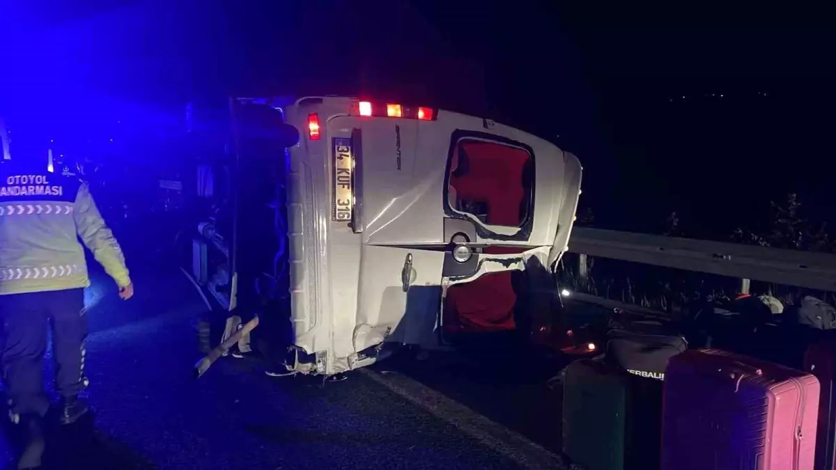 Soma'da Trafik Kazası: 1 Ölü, 13 Yaralı