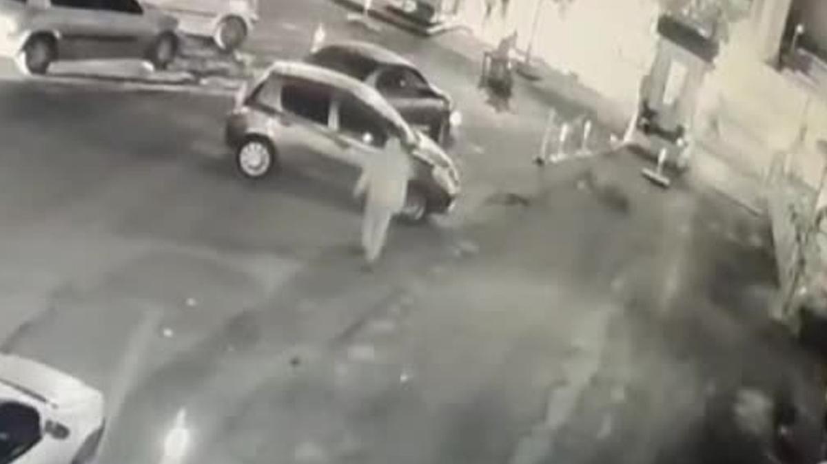 Açık otoparkta feci ölüm: Yere yığılan adamın üzerinden otomobil geçti