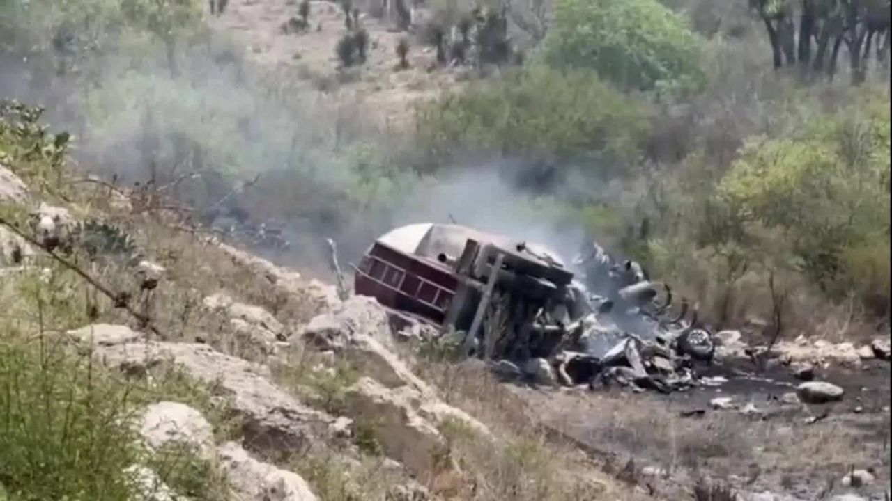 Korkunç trafik kazası: 21 kişi can verdi