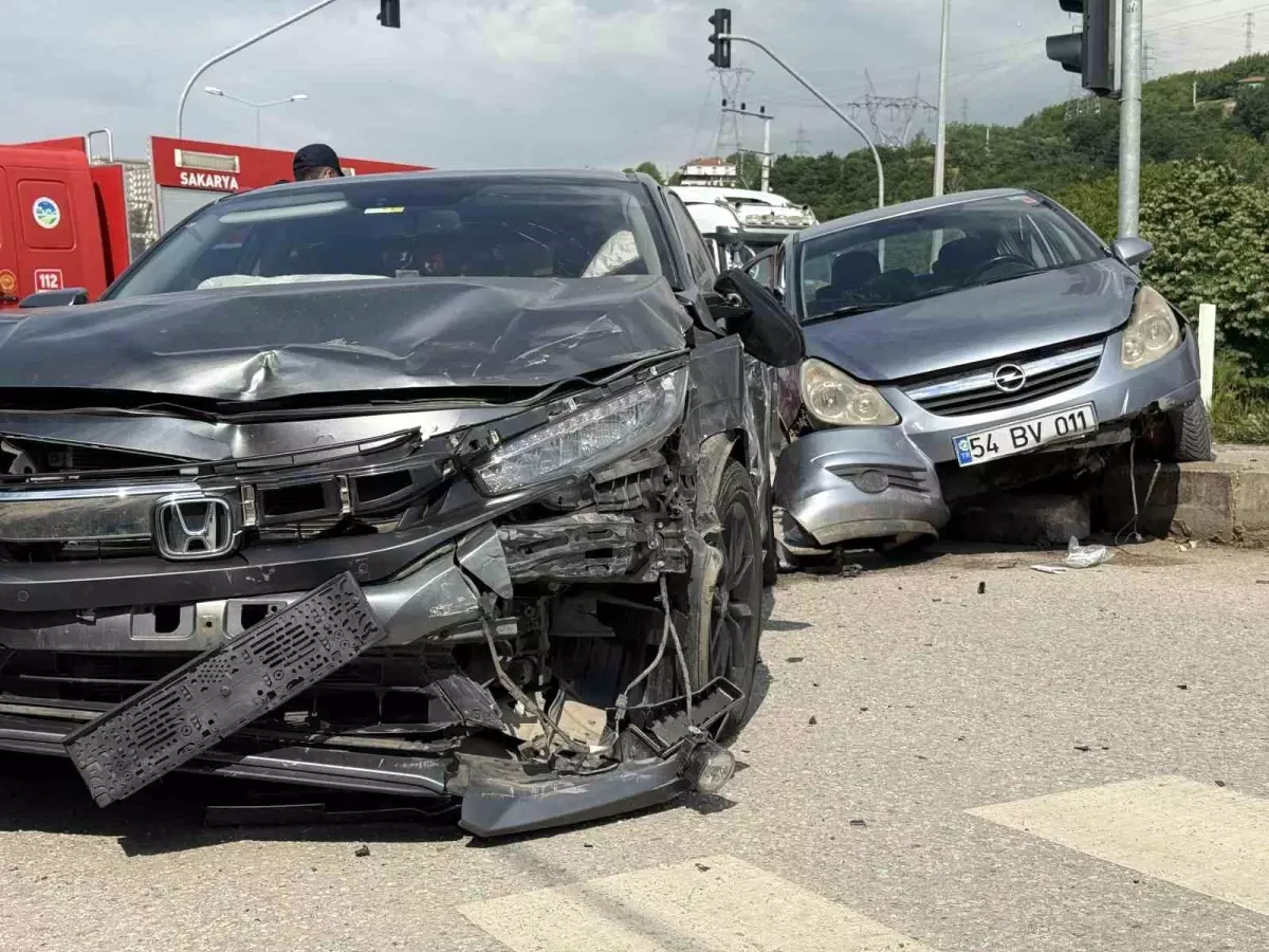 Sakarya'da trafik kazası: 4 yaralı