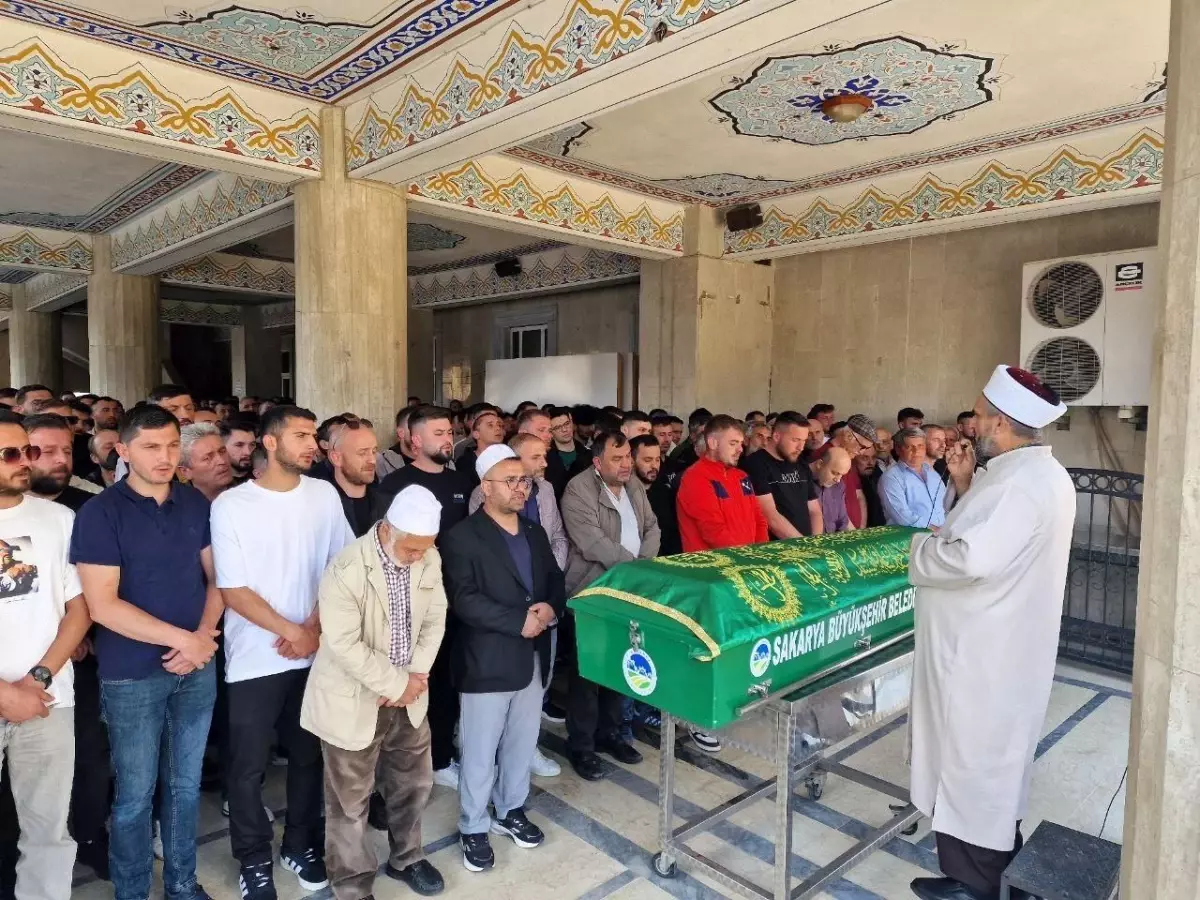 Sakarya'da Trafik Kazası: Genç Taksi Şoförü Hayatını Kaybetti