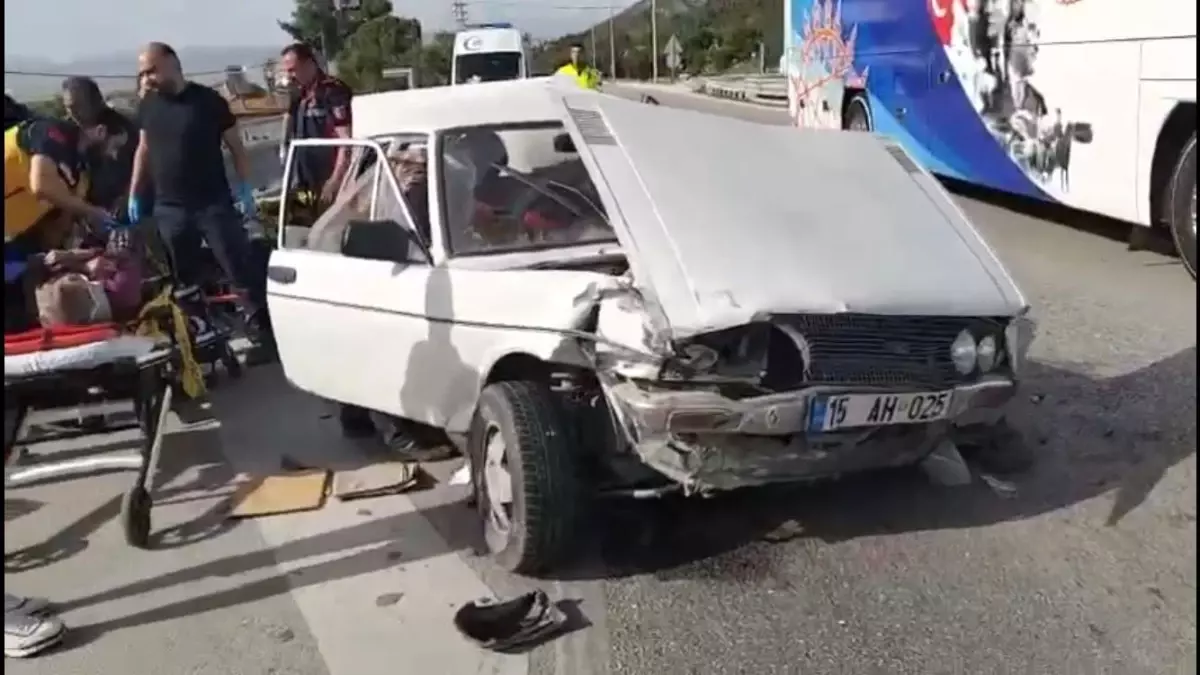 Burdur'da Trafik Kazası: Gazeteci Yaralandı