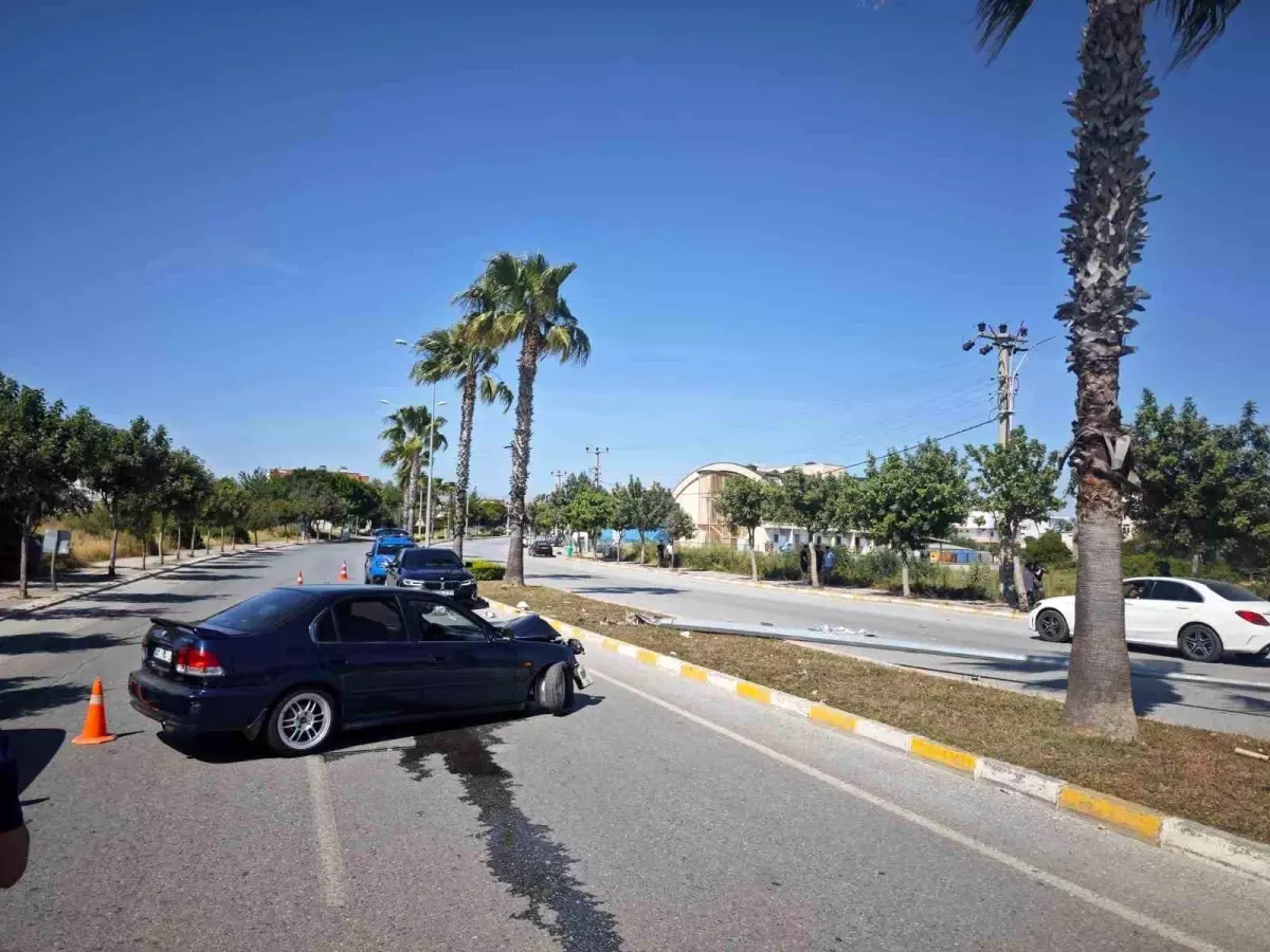 Manavgat'ta Trafik Kazası: Direksiyon Hakimiyetini Kaybeden Sürücü Yaralandı