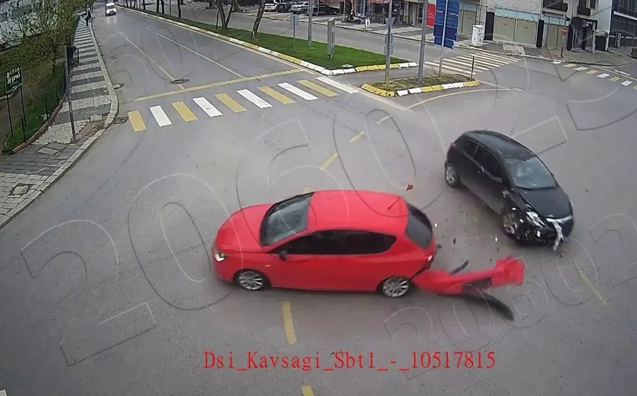 Sakarya’da 9 Trafik Kazası Kamerada: Kuralsızlık ve Dikkatsizlik Kazaya Davetiye Çıkardı