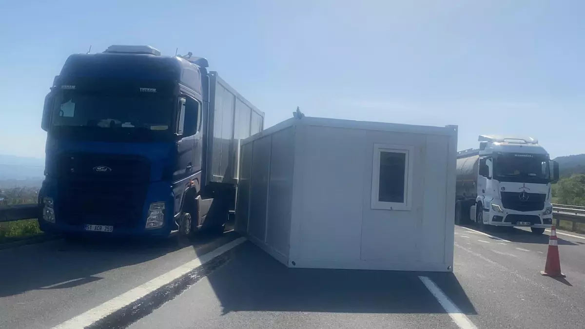 Bolu'da Zincirleme TIR Kazası: 2 Yaralı