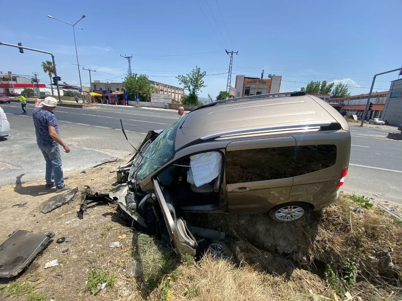 Nazilli’de Korkunç Kaza: Bu araçtan sağ çıktı