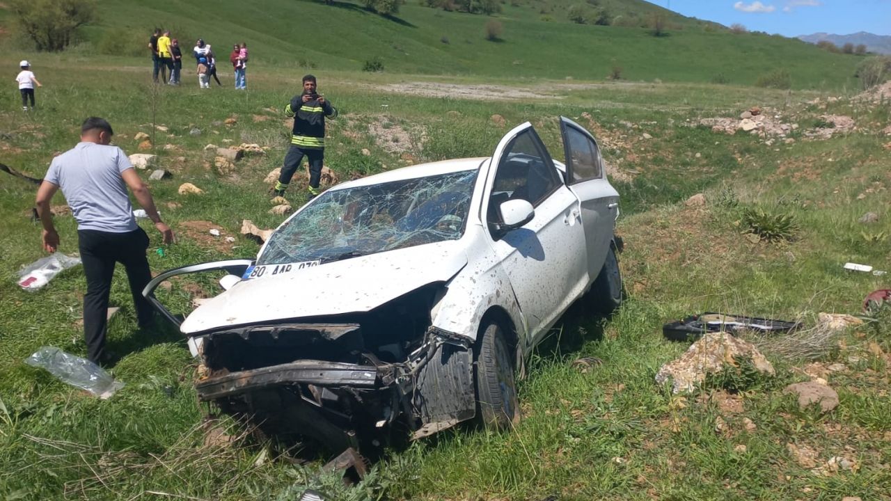 Bingöl Karlıova’daki Trafik Kazasında Baba Hayatını Kaybetti, Anne ve Bebek Yaralı