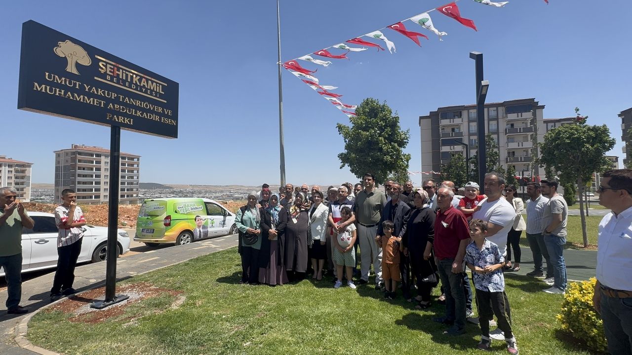 Gaziantep'te trafik kazasında hayatını kaybeden muhabirlerin isimleri parka verildi