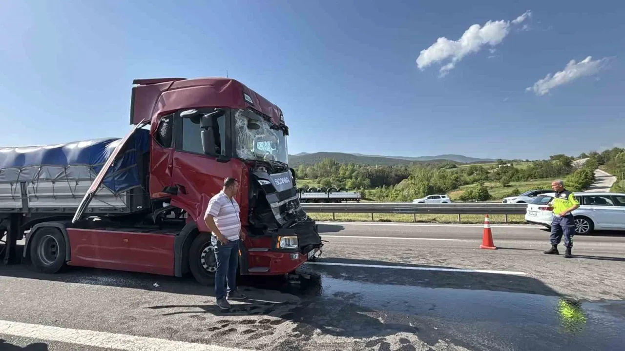 TEM Otoyolu son dakika trafik kazası