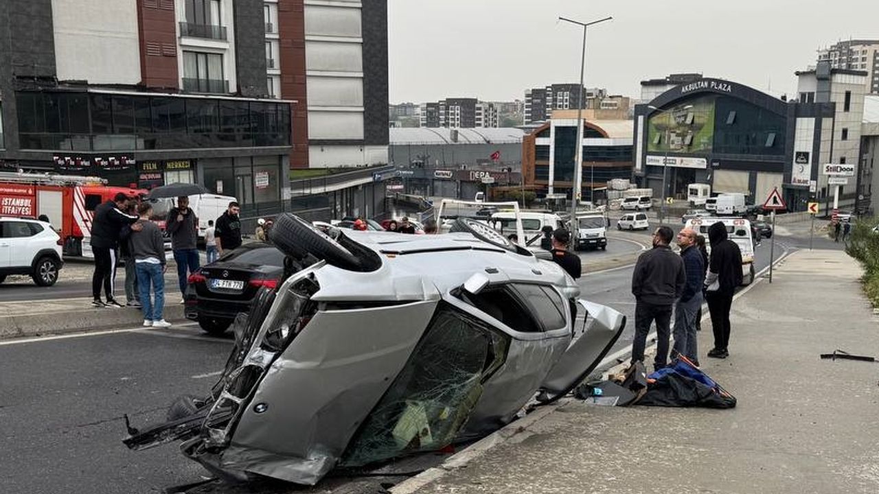 Beylikdüzü’nde Zincirleme Trafik Kazası: 4 Yaralı Hastaneye Kaldırıldı