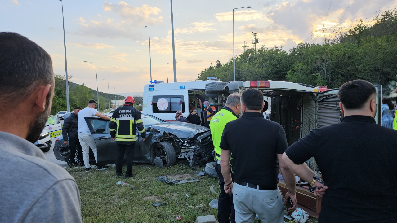 Çorum'da trafik kazası oldu! 4 kişi yaralandı