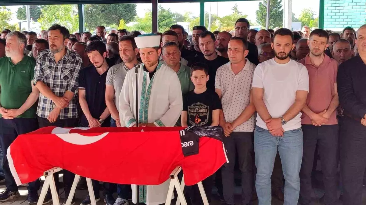 Eynesil'de Trafik Kazası Sonucu Hayatını Kaybeden Eymen Kabakulak Toprağa Verildi