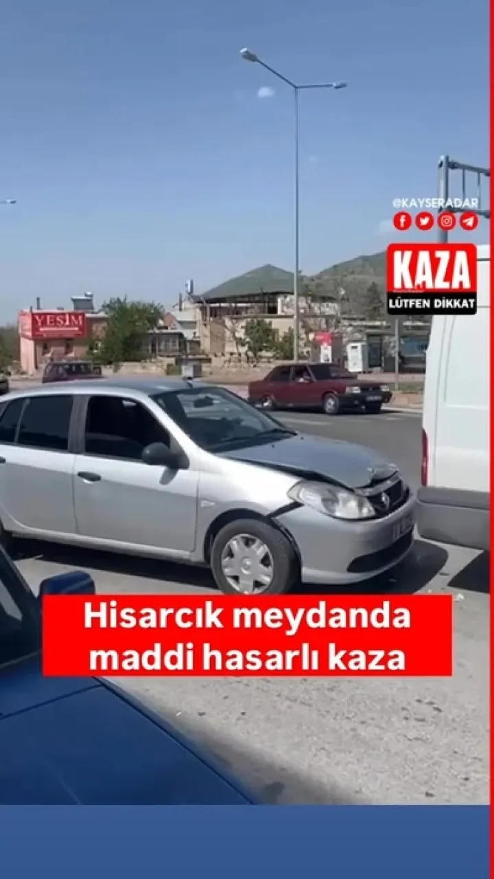 Hisarcık meydanda maddi hasarlı trafik kazası meydana geldi