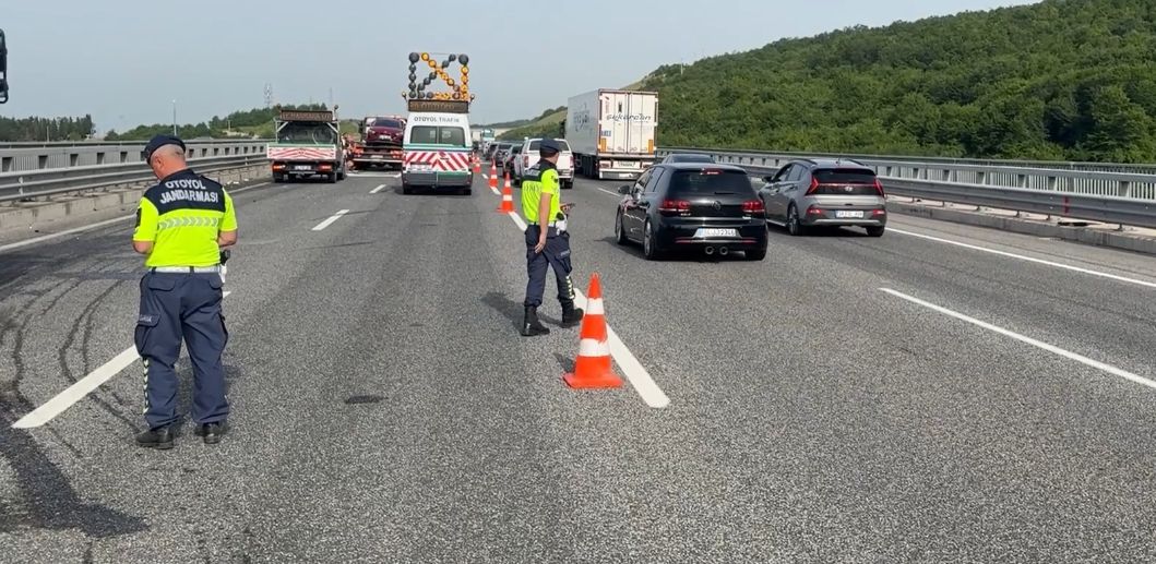 Kocaeli'de zincirleme trafik kazası! Yaralılar var