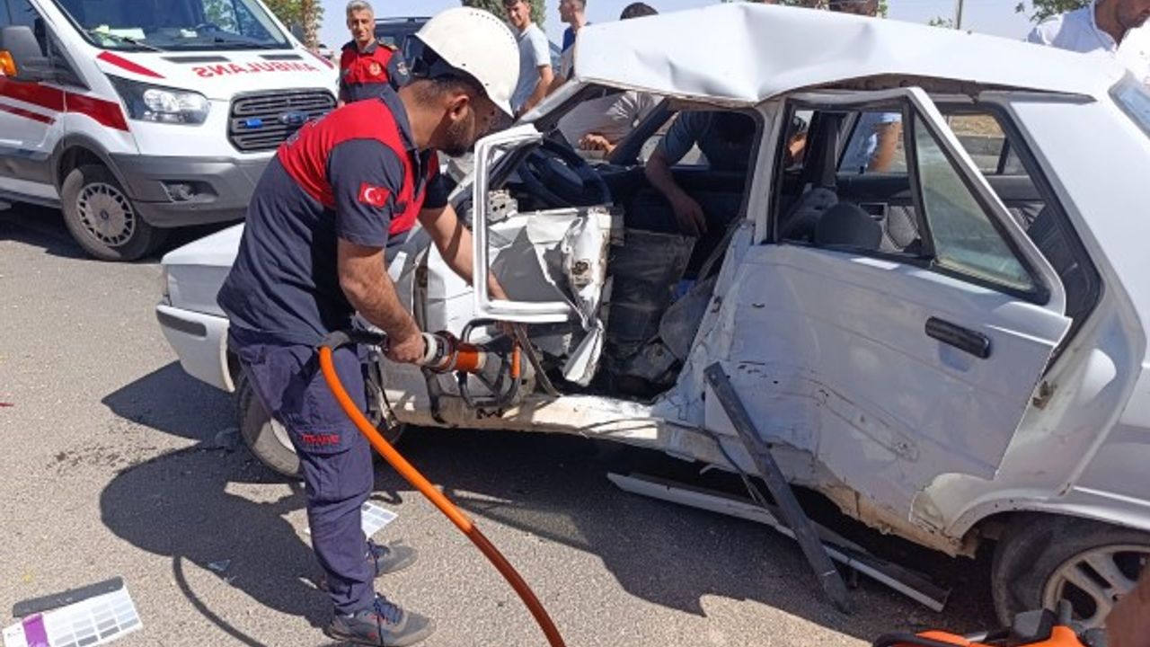 Şanlıurfa’da 3 Araç Çarpıştı, Yaralılar Hastaneye Kaldırıldı