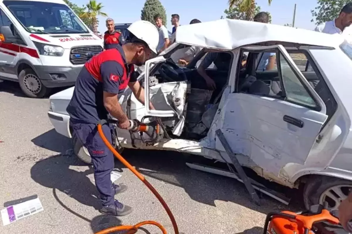 Şanlıurfa'da Zincirleme Trafik Kazası: İki Kişi Kurtarıldı