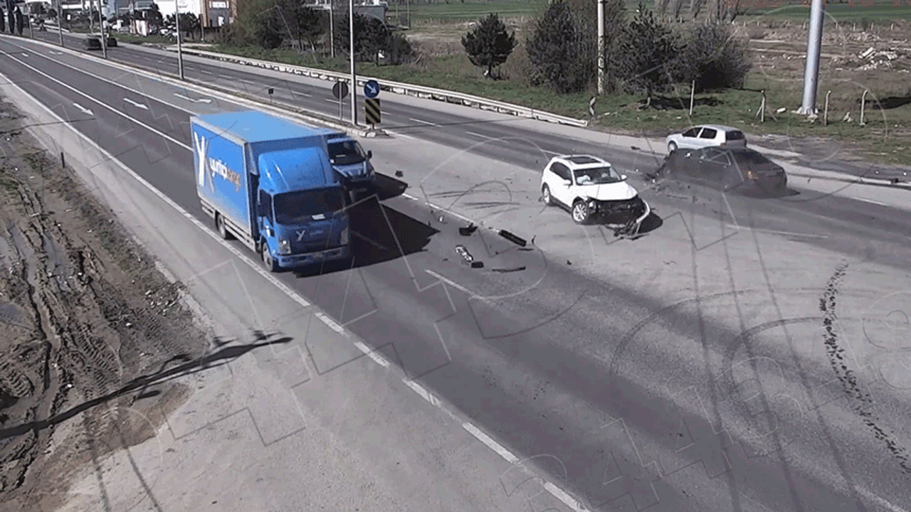 Kütahya’da trafik kazaları KGYS kameralarına yansıdı