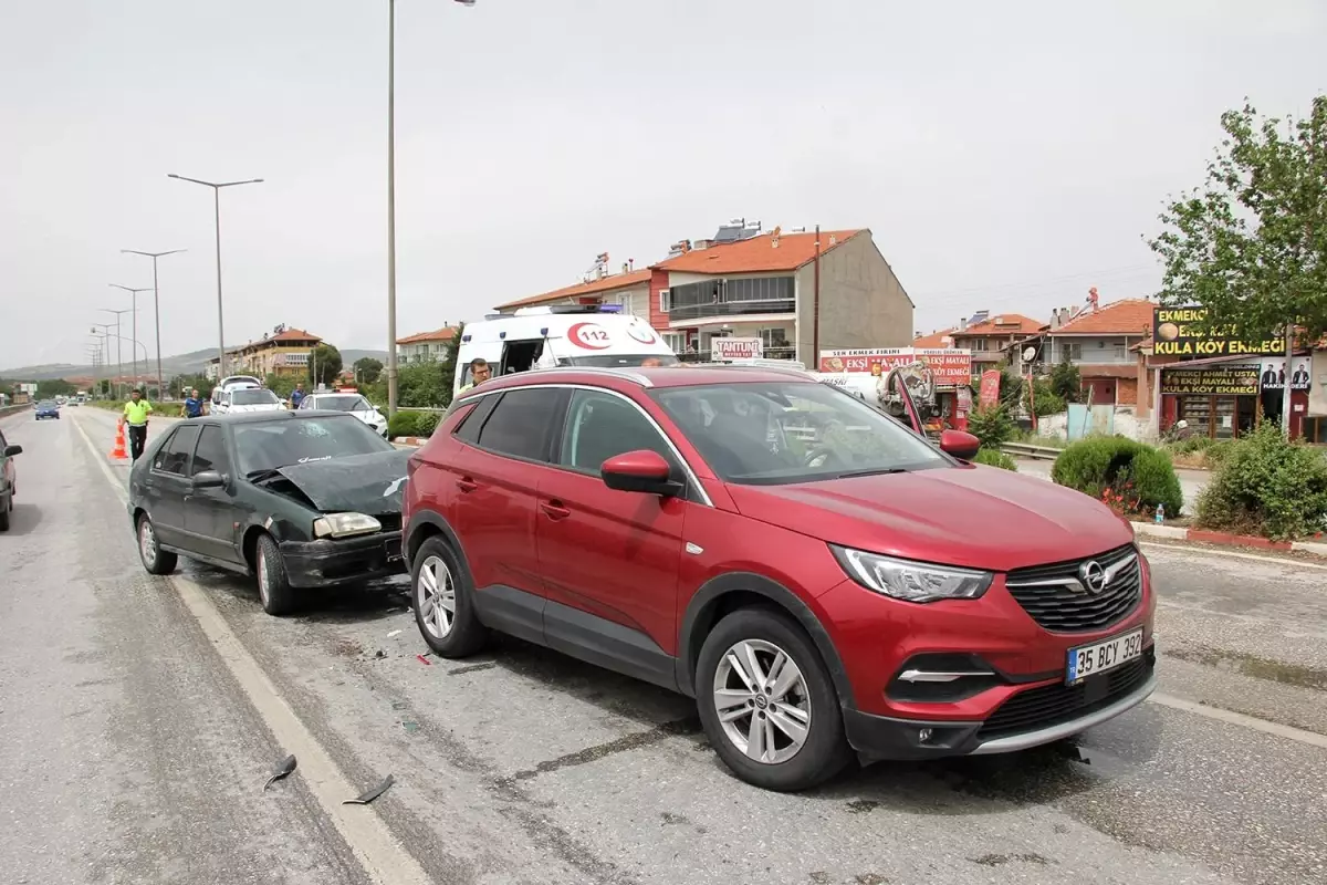 Manisa'da Trafik Kazası: 1 Yaralı