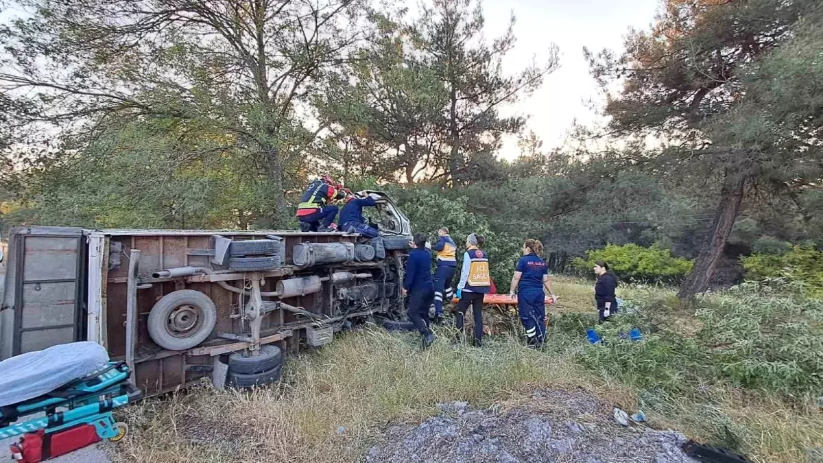 Balıkesir'de Ters Dönen Araç Kazası